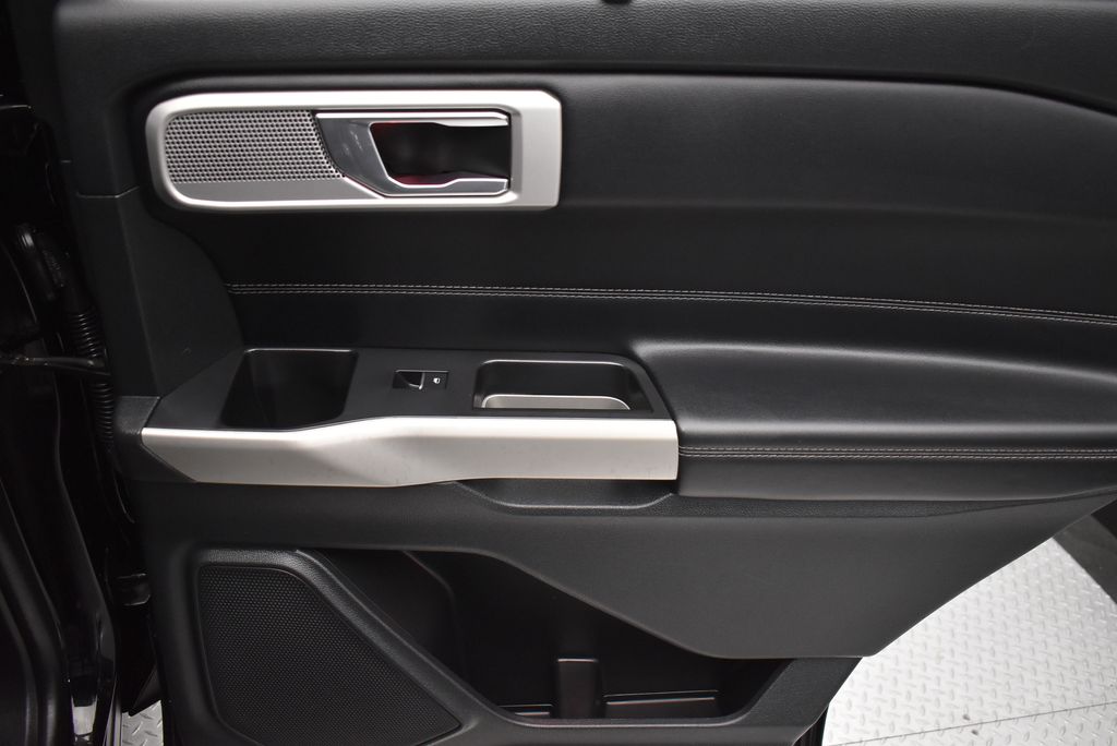 Thumbnail: 2022 Ford Explorer - 31