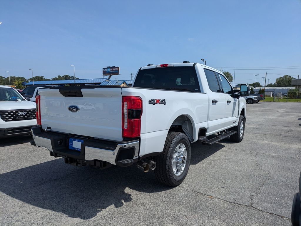 2026 Ford F-350 Super Duty XLT