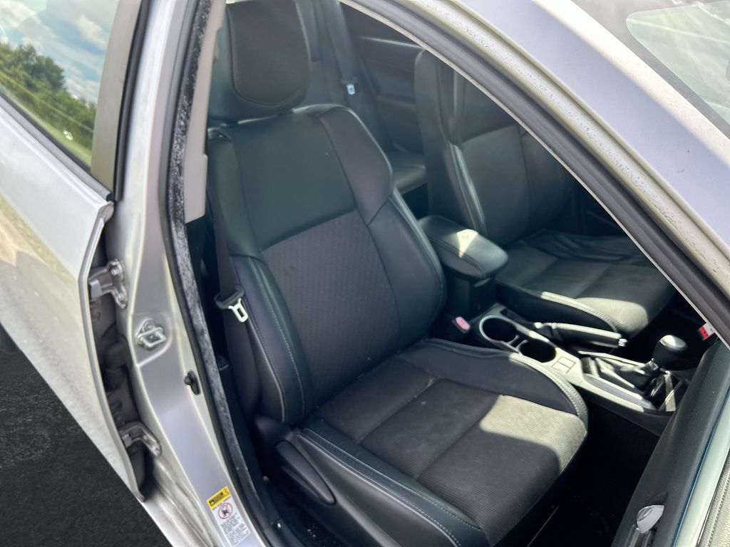 Thumbnail: 2015 Toyota Corolla - 29