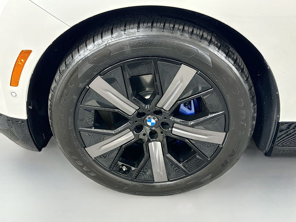 Thumbnail: 2025 BMW iX - 31