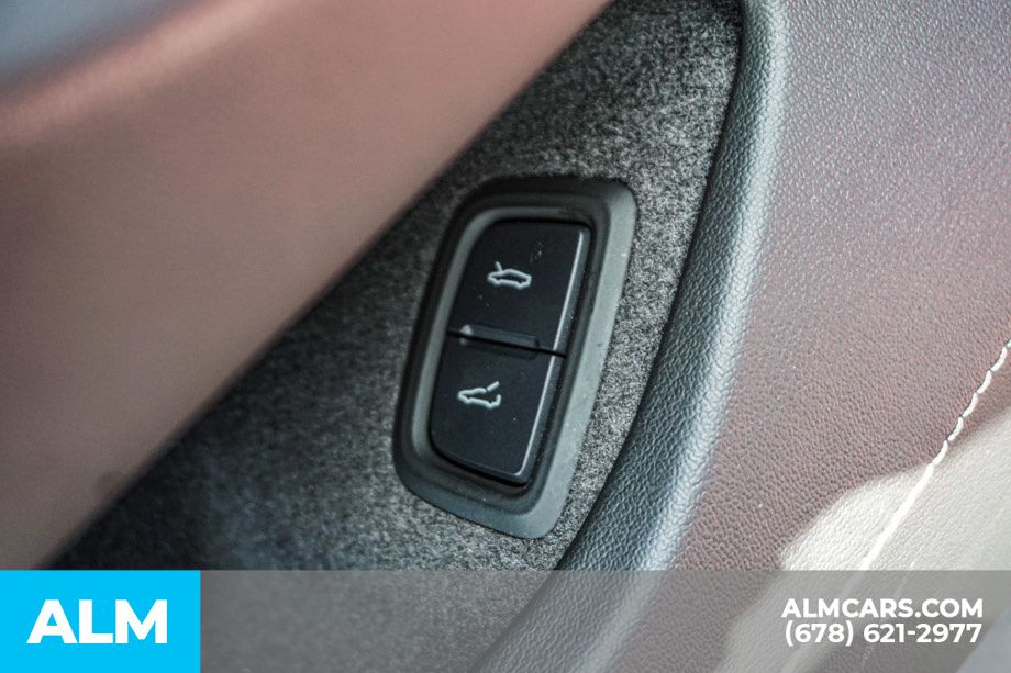 Used 2020 Red Chevrolet Stingray image 60