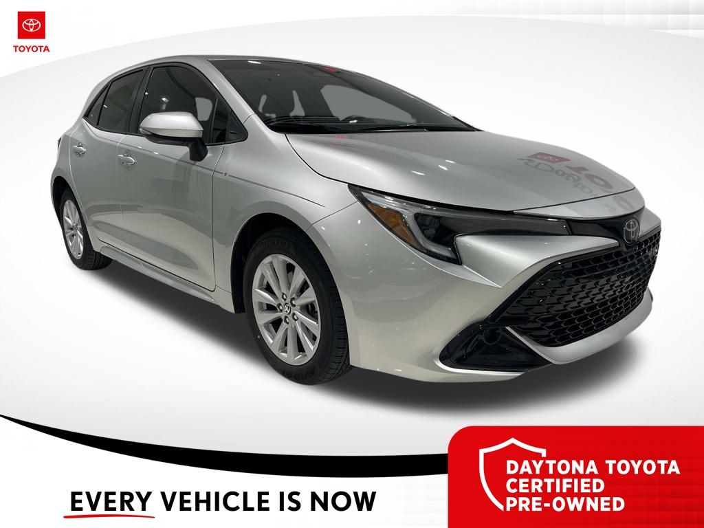 2025 Toyota Corolla Hatchback SE