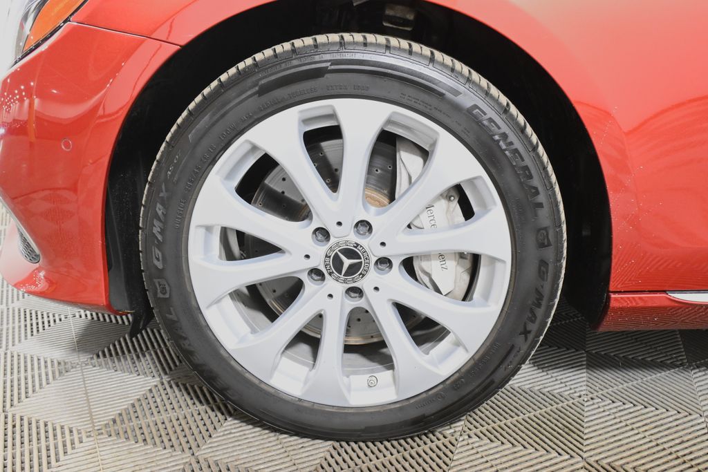 Thumbnail: 2018 Mercedes-Benz E-Class - 12