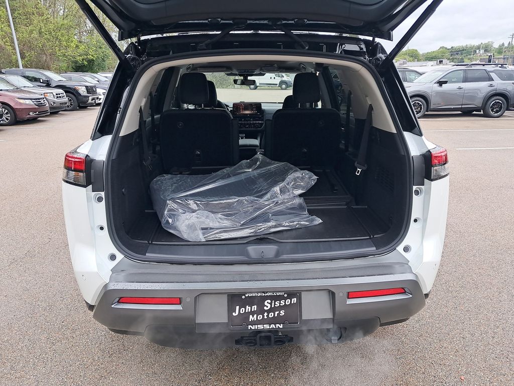 2026 Nissan Pathfinder Platinum White at South Hills Kia
