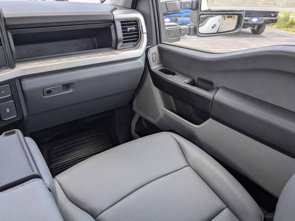 2025 Ford F-250 Super Duty XL