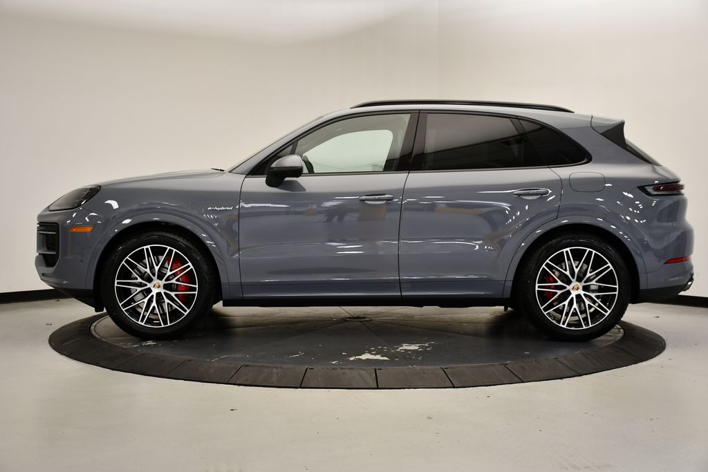 Thumbnail: 2026 Porsche Cayenne - 2