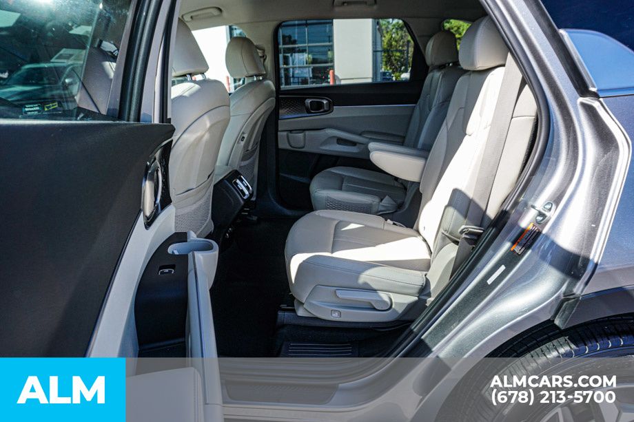 2023 Kia Sorento Hybrid EX photo 16
