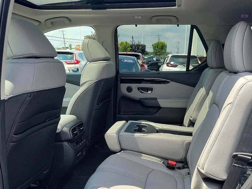 2025 Honda Pilot Touring 6