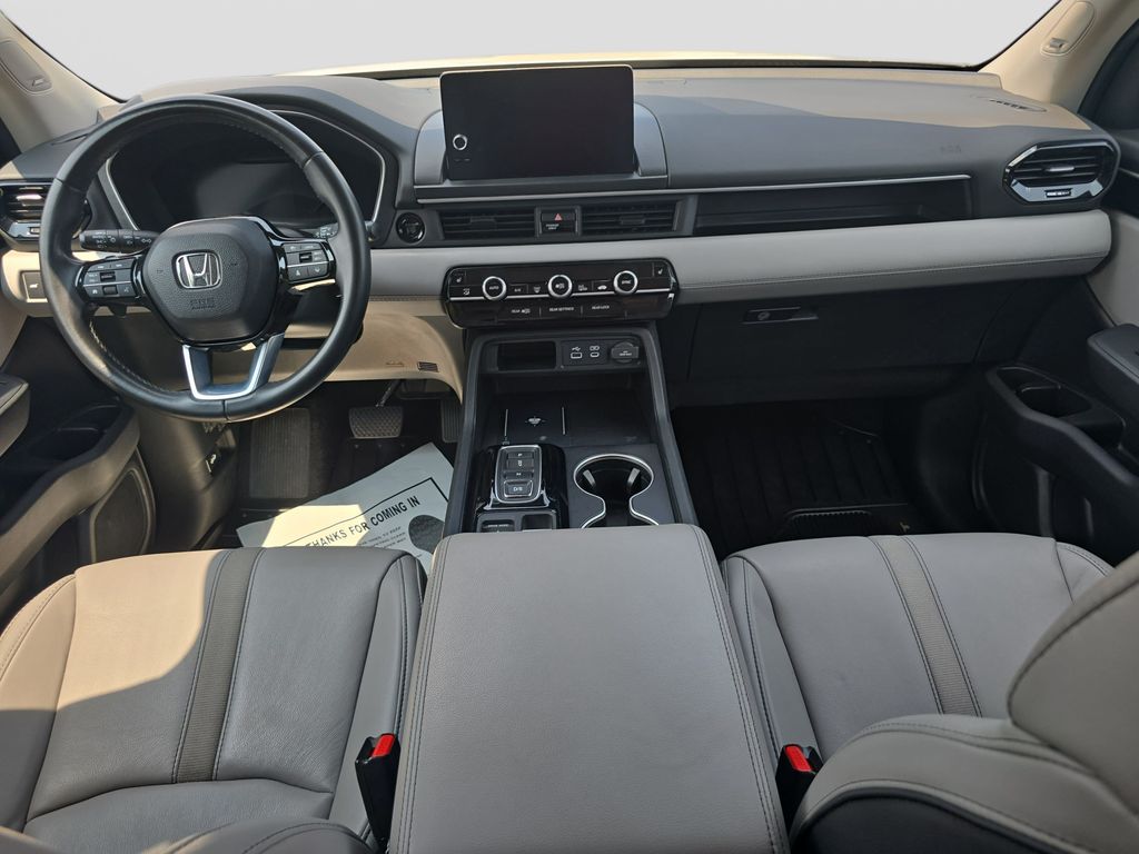 Used 2025 Honda Pilot SUV