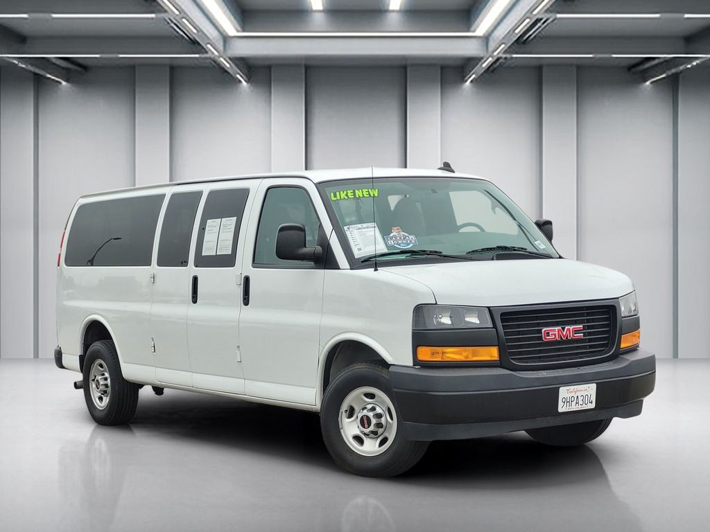 Summit White 2023 GMC Savana LS 3500 Extended RWD Van Rear-Wheel Drive 8-Speed Automatic Overdrive