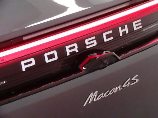 Thumbnail: 2025 Porsche Macan - 12