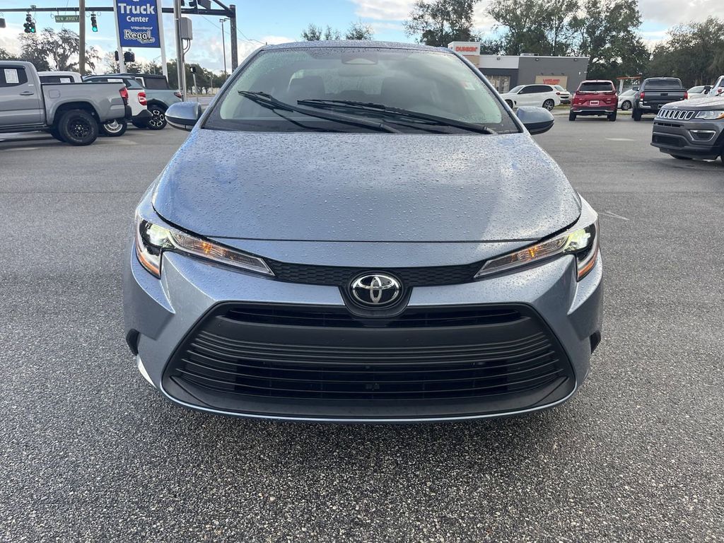 2023 Toyota Corolla LE 3