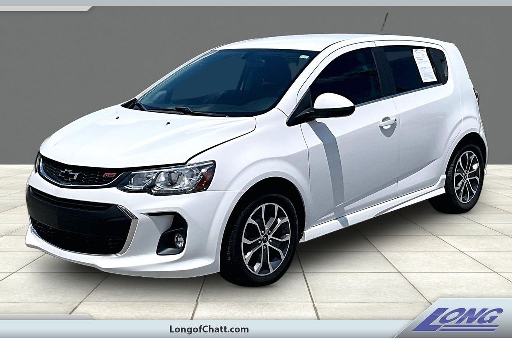 Summit White 2020 Chevrolet Sonic Hatchback Front-Wheel Drive 6-Speed Automatic