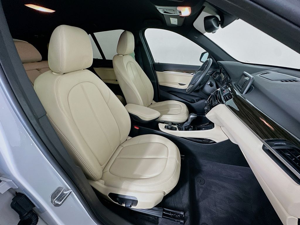 Thumbnail: 2016 BMW X1 - 27