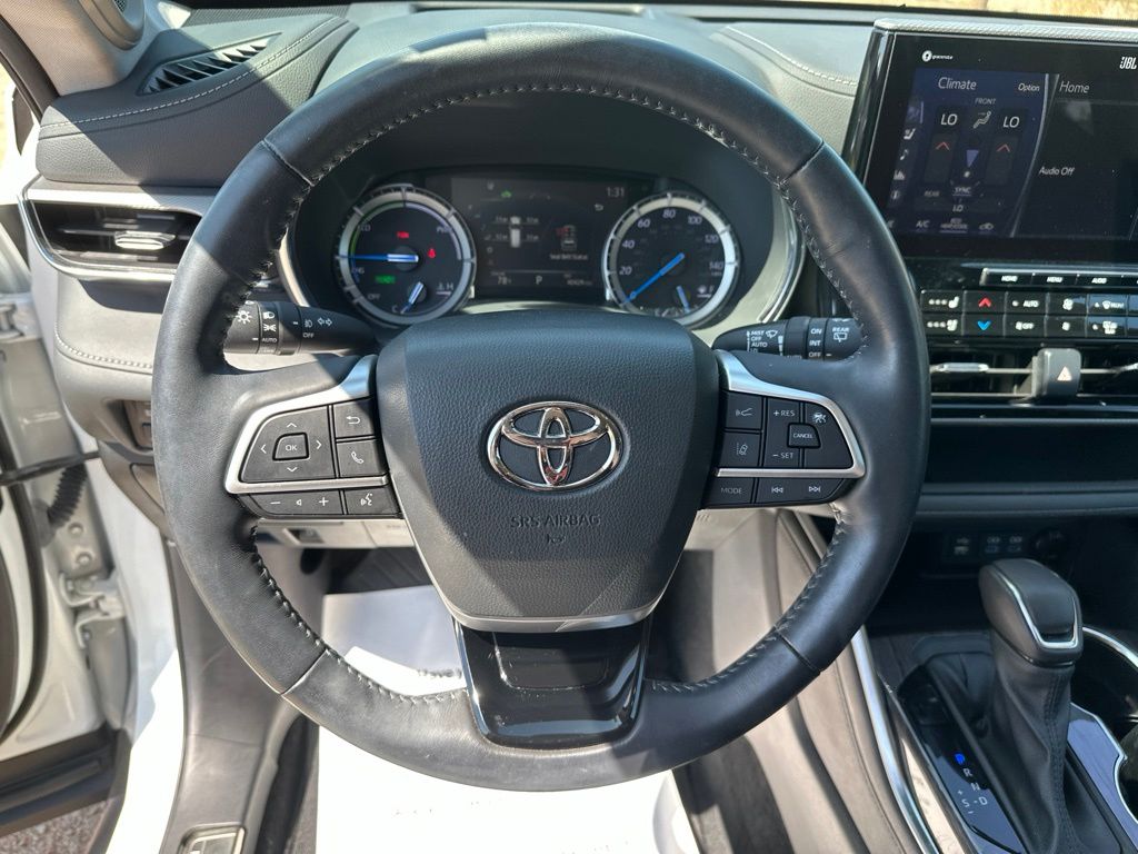 Used 2022 Toyota Highlander Hybrid SUV