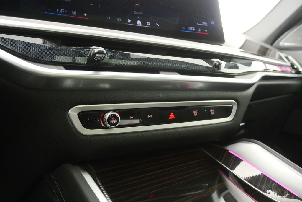 Thumbnail: 2025 BMW X6 - 26