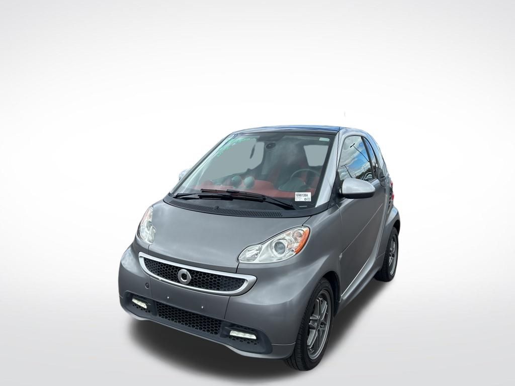 Gray 2013 smart fortwo pure Hatchback Rear-Wheel Drive 5-Speed Automatic