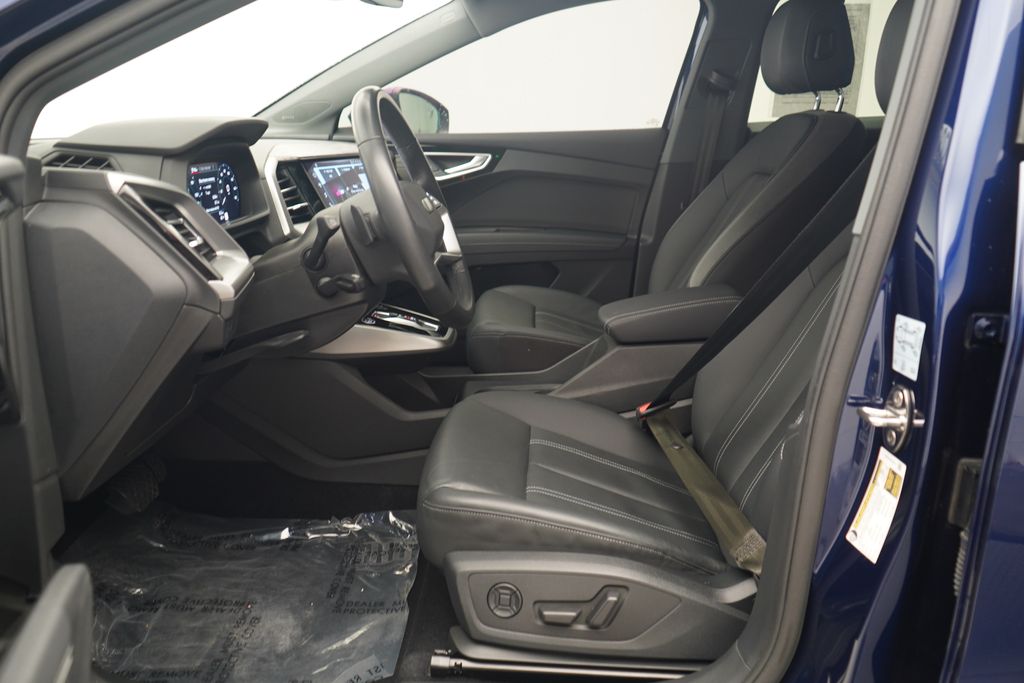 Thumbnail: 2023 Audi Q4 e-tron - 6