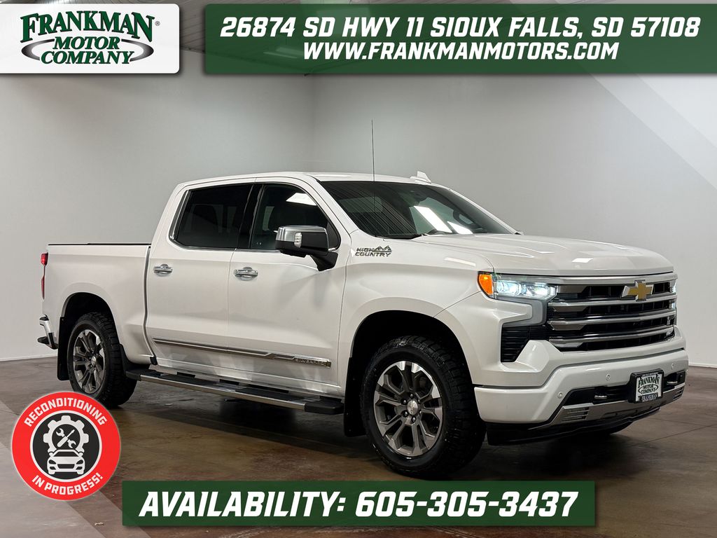White (Iridescent Pearl Tricoat) 2023 Chevrolet Silverado 1500 Pickup Truck Four-Wheel Drive Automatic