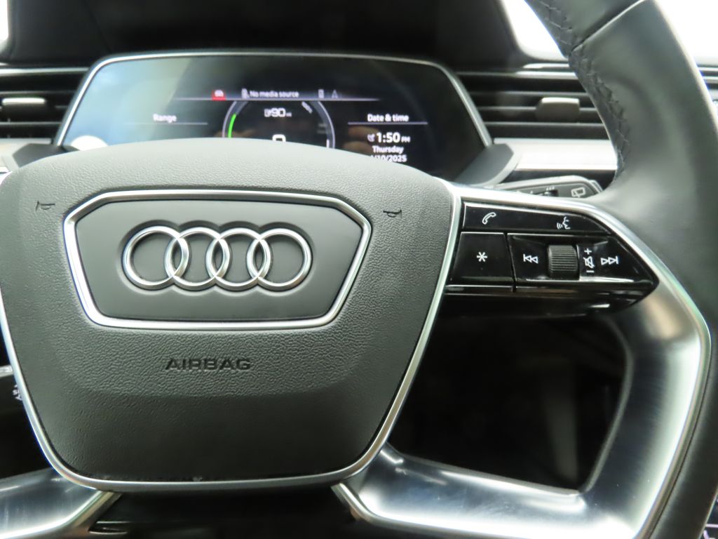 2022 Audi e-tron Premium 12