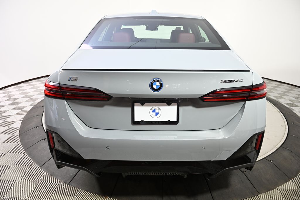 Thumbnail: 2026 BMW i5 - 4
