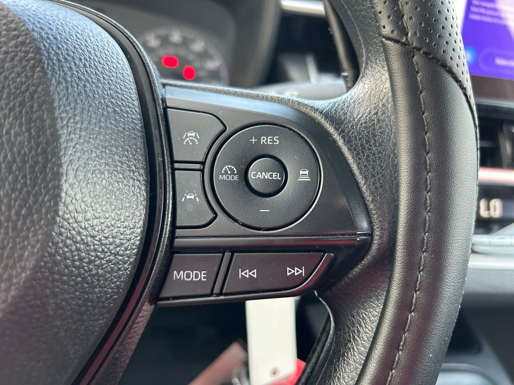 Thumbnail: 2025 Toyota Corolla - 18