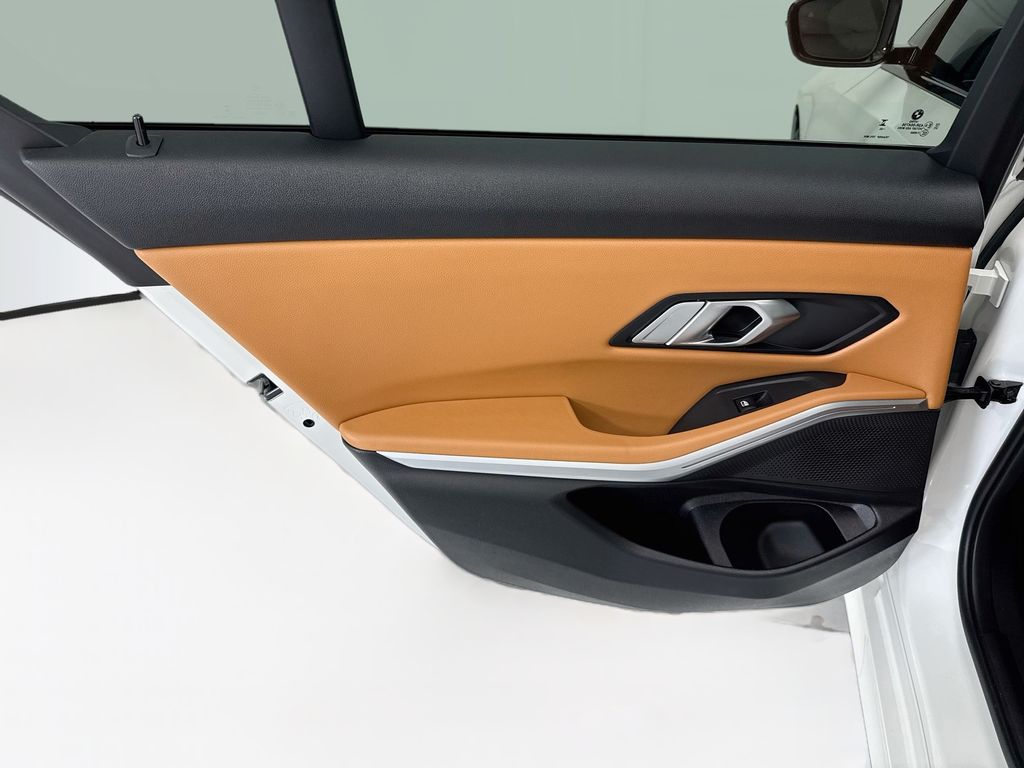 Thumbnail: 2023 BMW 3 Series - 25