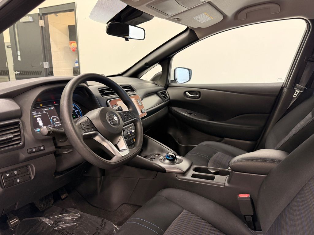 Thumbnail: 2022 Nissan Leaf - 11