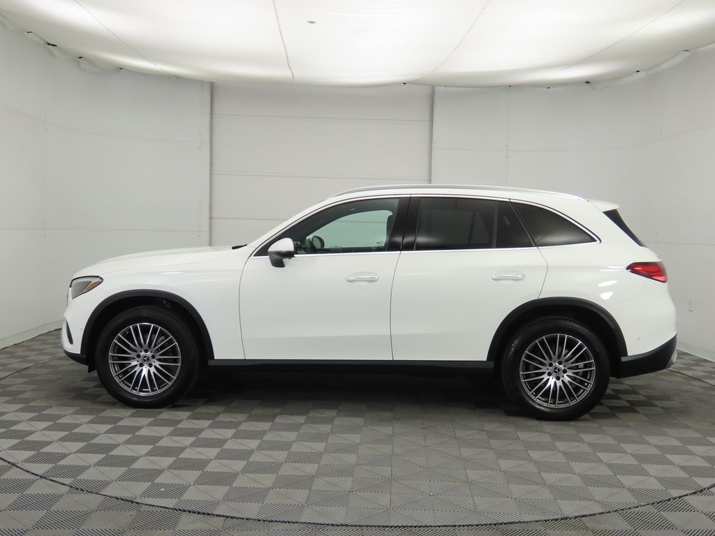 Thumbnail: 2025 Mercedes-Benz GLC - 8