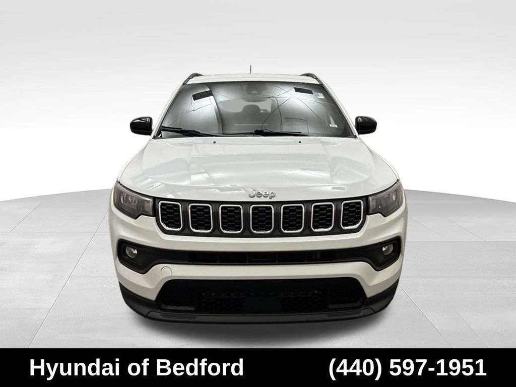 2024 Jeep Compass Latitude - Image 2