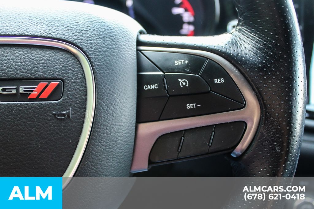 Used 2023 Black Dodge SXT image 25