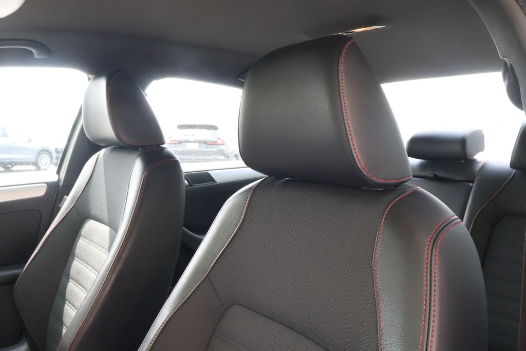 Thumbnail: 2013 Volkswagen Jetta - 31