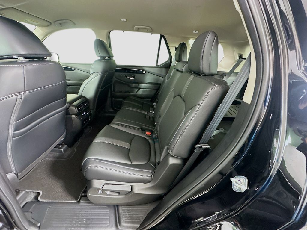 Thumbnail: 2026 Honda Pilot - 17