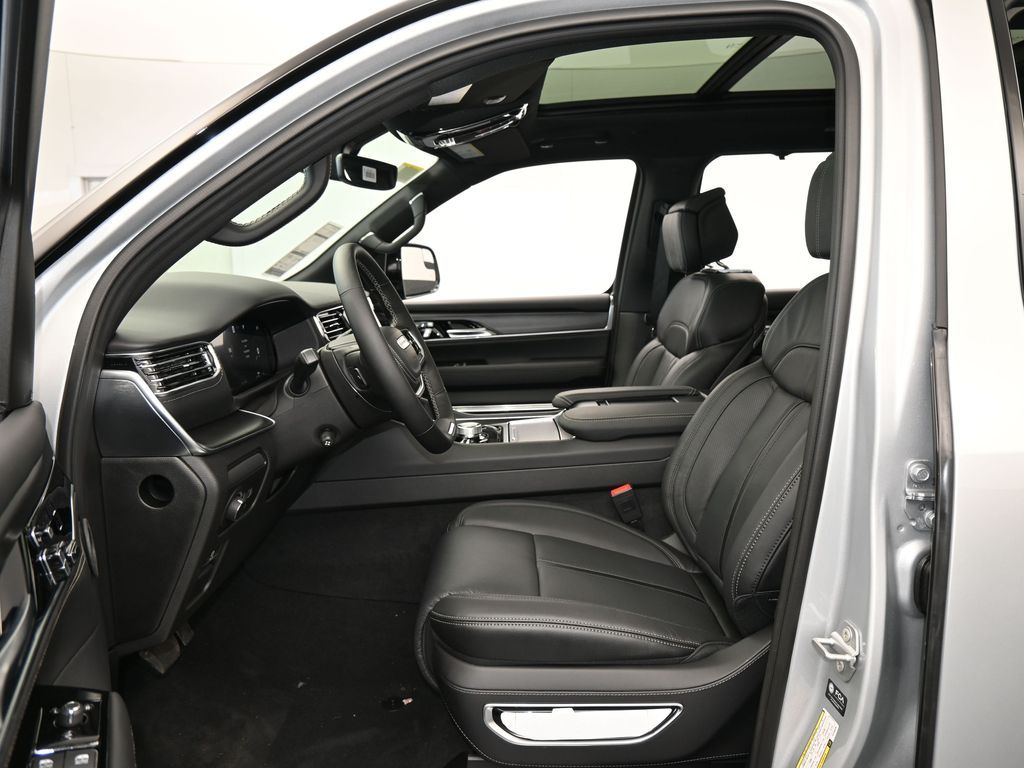 New 2026 Silver Zynith Jeep Summit Obsidian image 12