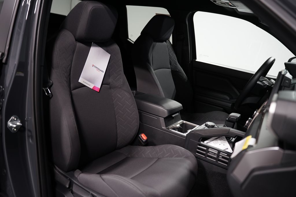 2025 Toyota Tacoma SR5 29