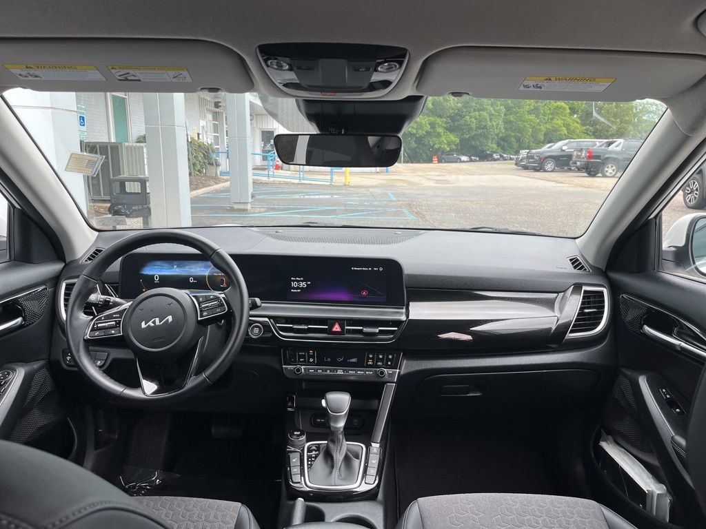 Used 2024 White Kia X-Line image 46