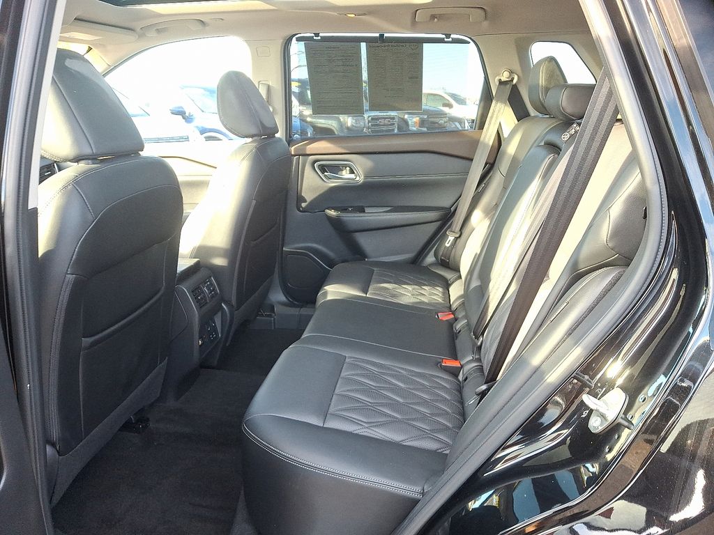 Thumbnail: 2022 Nissan Rogue - 10