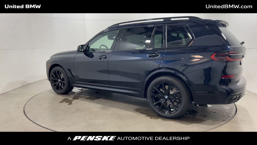 2025 BMW X7 M60i 6