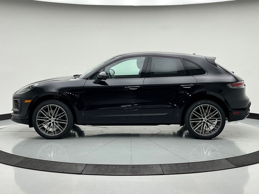 Thumbnail: 2026 Porsche Macan - 2