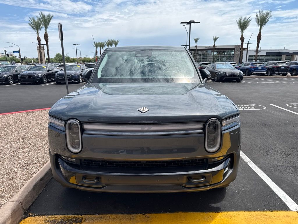 Thumbnail: 2026 Rivian R1T - 2