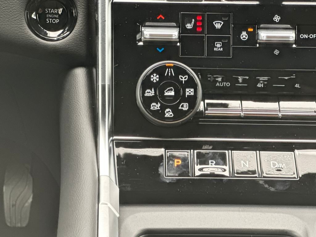 2025 Nissan Armada SL photo