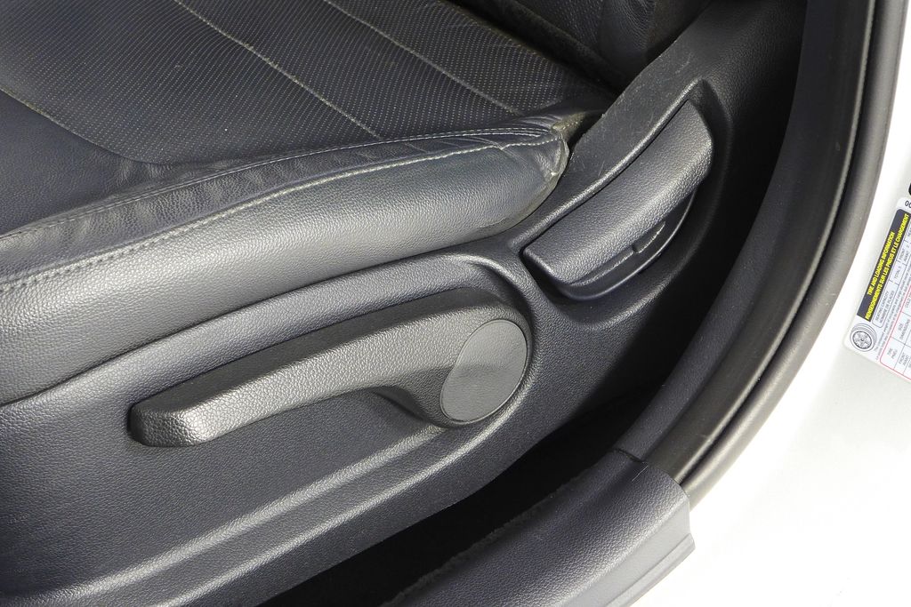 Thumbnail: 2016 Kia Rio - 23