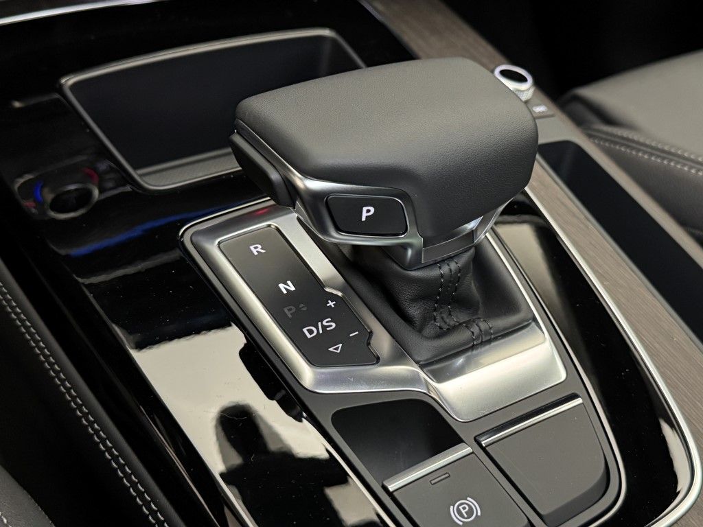 Thumbnail: 2025 Audi Q5 - 31