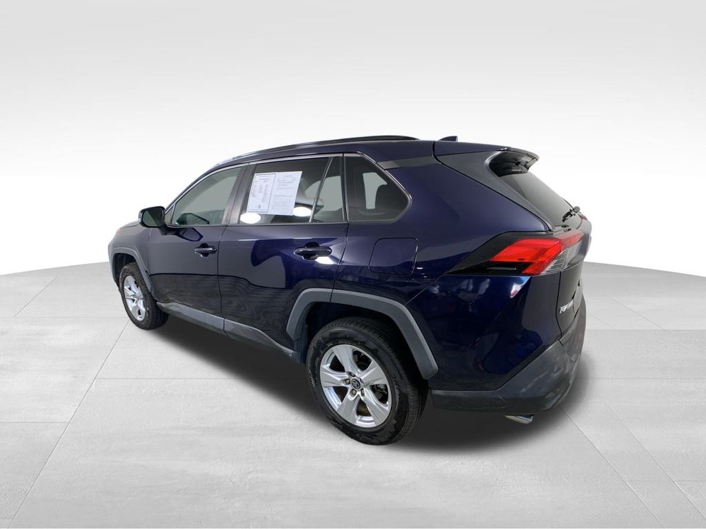 2019 Toyota RAV4 XLE 4