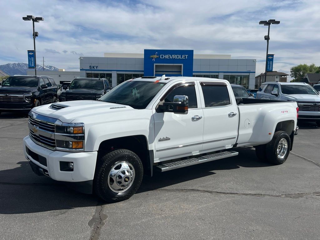 Summit White 2017 Chevrolet Silverado 3500HD High Country Crew Cab 4WD Pickup Truck Four-Wheel Drive 6-Speed Automatic