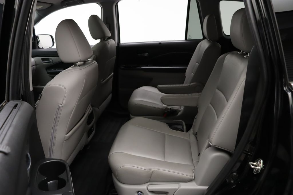 Thumbnail: 2019 Honda Pilot - 19