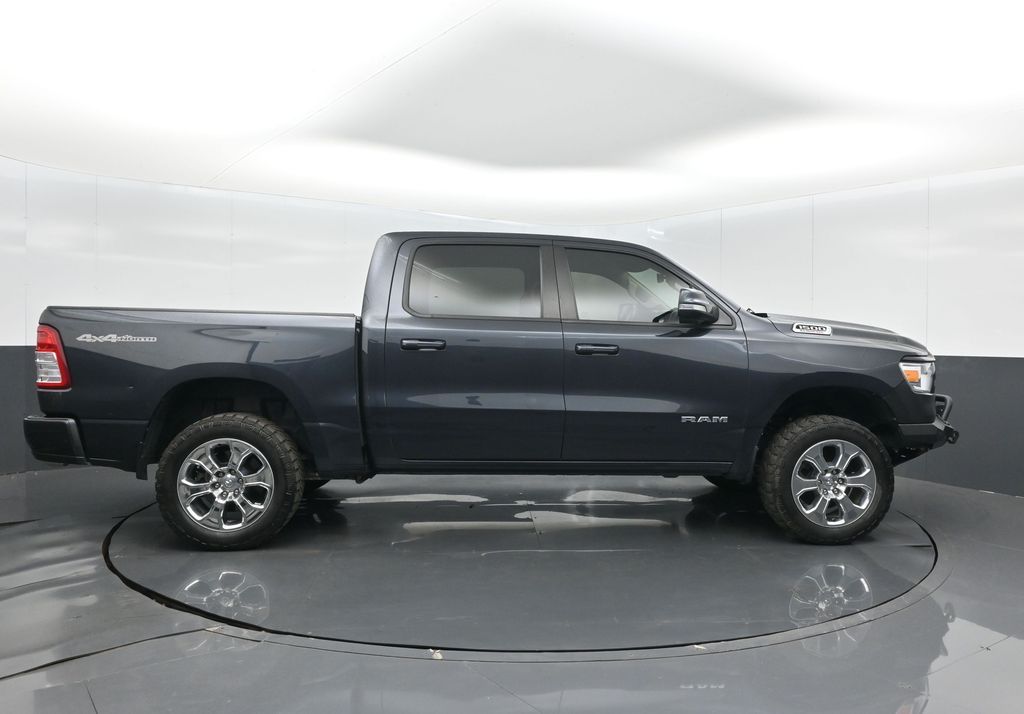 View vehicle photo 5