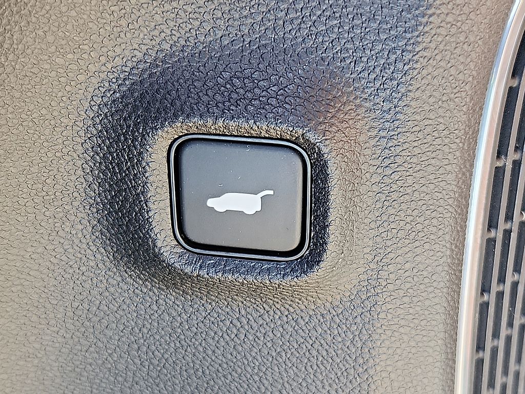 2022 Acura MDX Advance 30