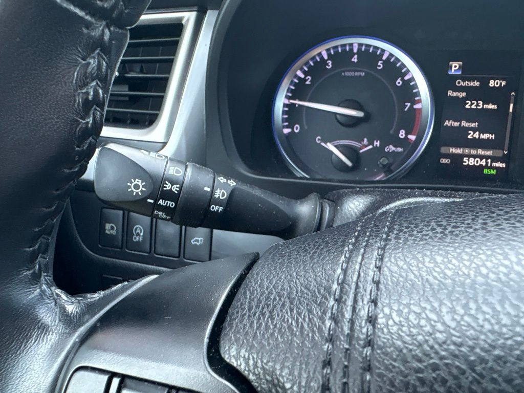Used 2019 Black Toyota XLE image 24