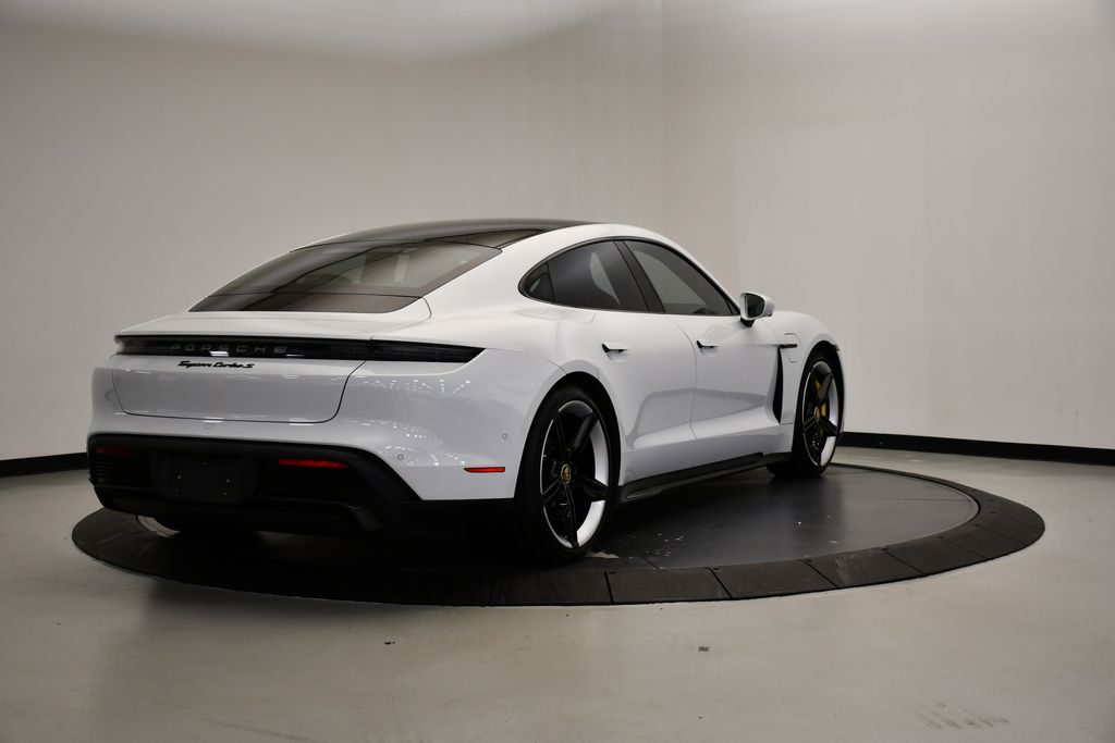 Thumbnail: 2020 Porsche Taycan - 5